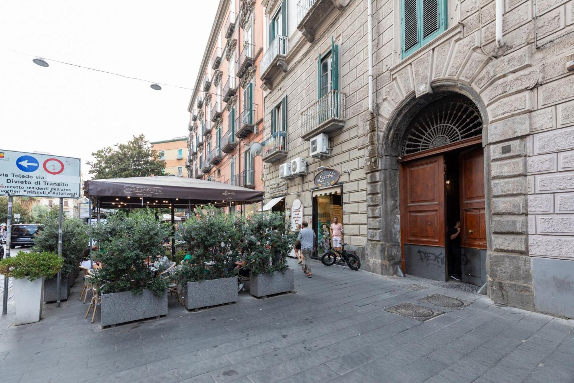 Relais Ammira Hotel Napoli Exterior foto